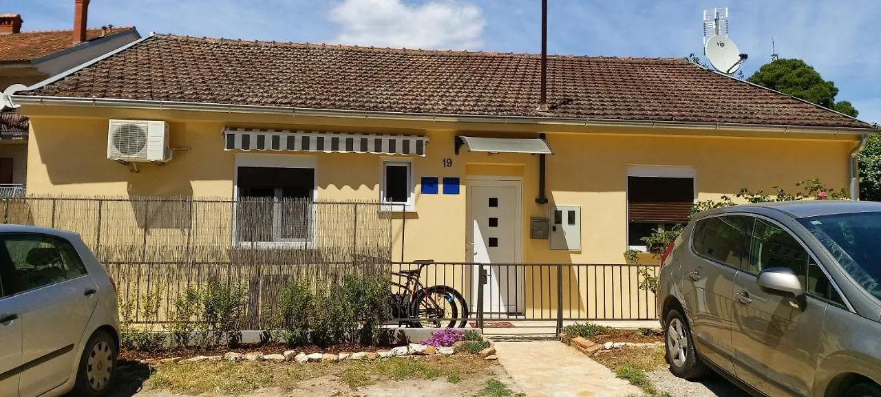 Lory Apartment Pula 0*,  Croatia