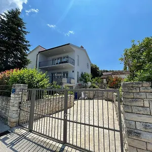  Apartment Goga