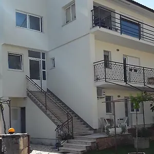  Apartment Mirta