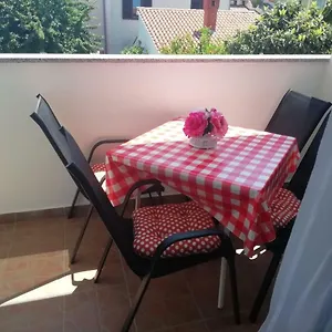 Apartment Bevanda